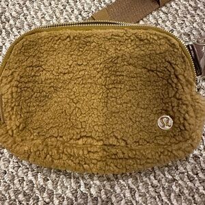 Brand New Lululemon Everywhere Belt Bag Fleece Saddle Brown!